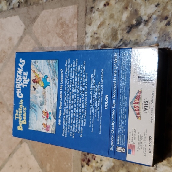 Lot of 2 Vintage The Berenstain Bears Christmas Tree & Learn About Strangers VHS - Picture 3 of 9